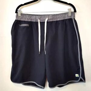 Vuori Shorts Men’s Medium Black Banks Stretch Lightweight Athleisure 7" Inseam